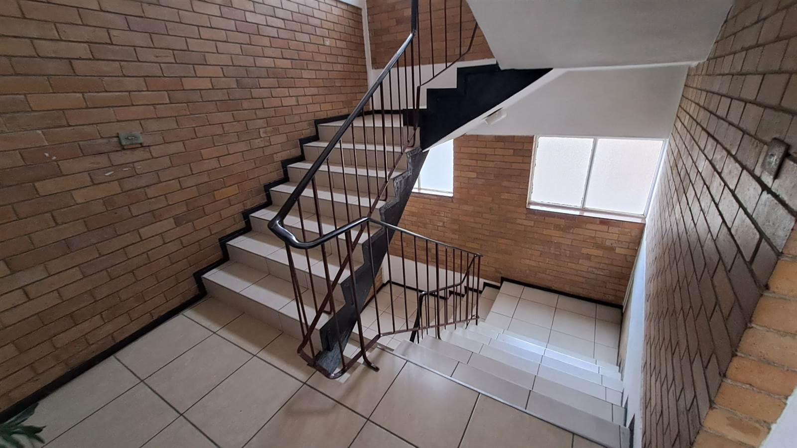 2 Bed Apartment in Bloemfontein photo number 21