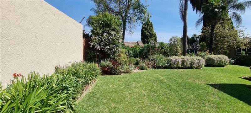 4 Bed House in Glen Marais photo number 10