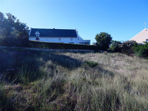 893 m² Land available in Stilbaai