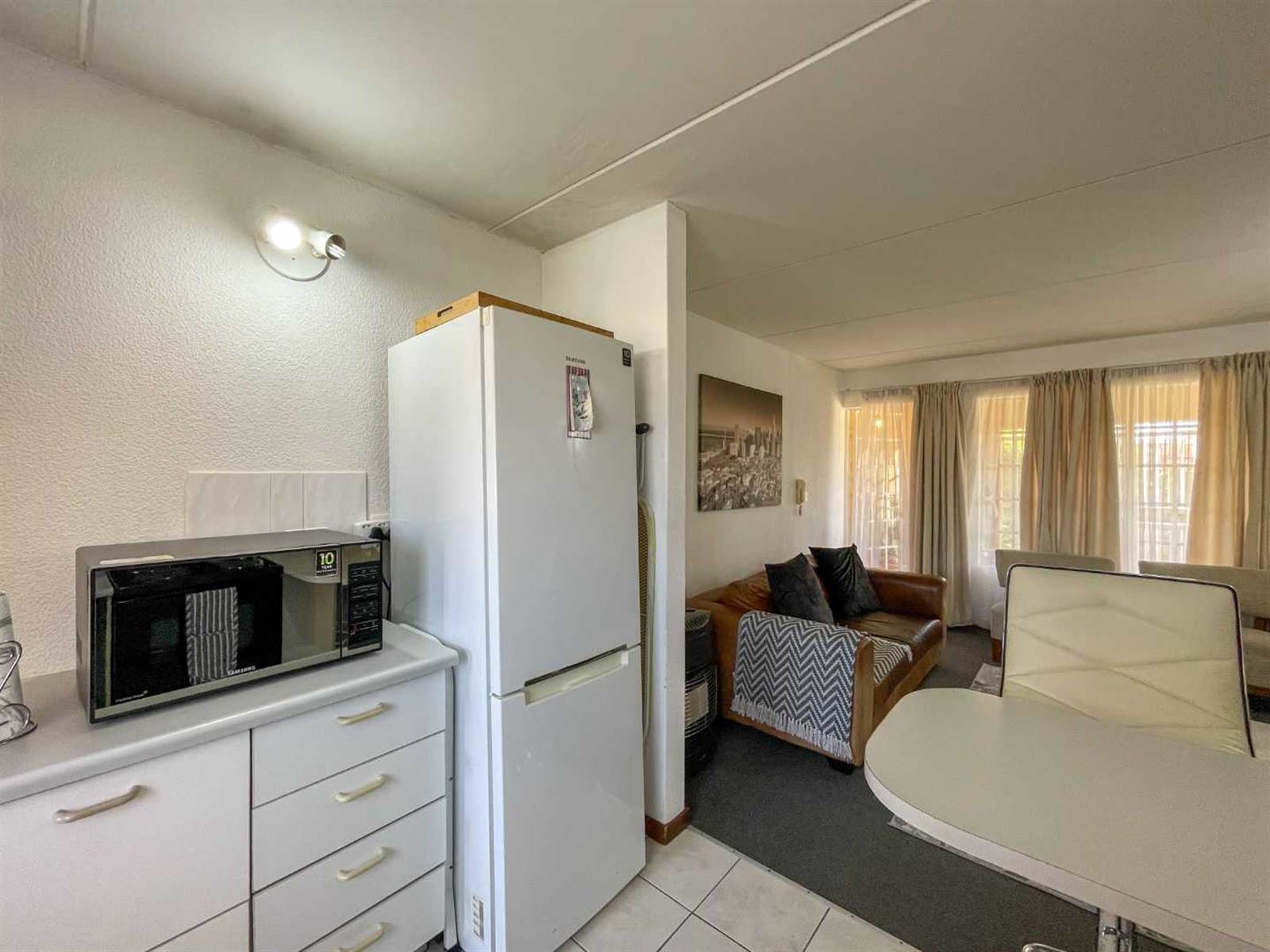 1 Bed Apartment in Elarduspark photo number 5