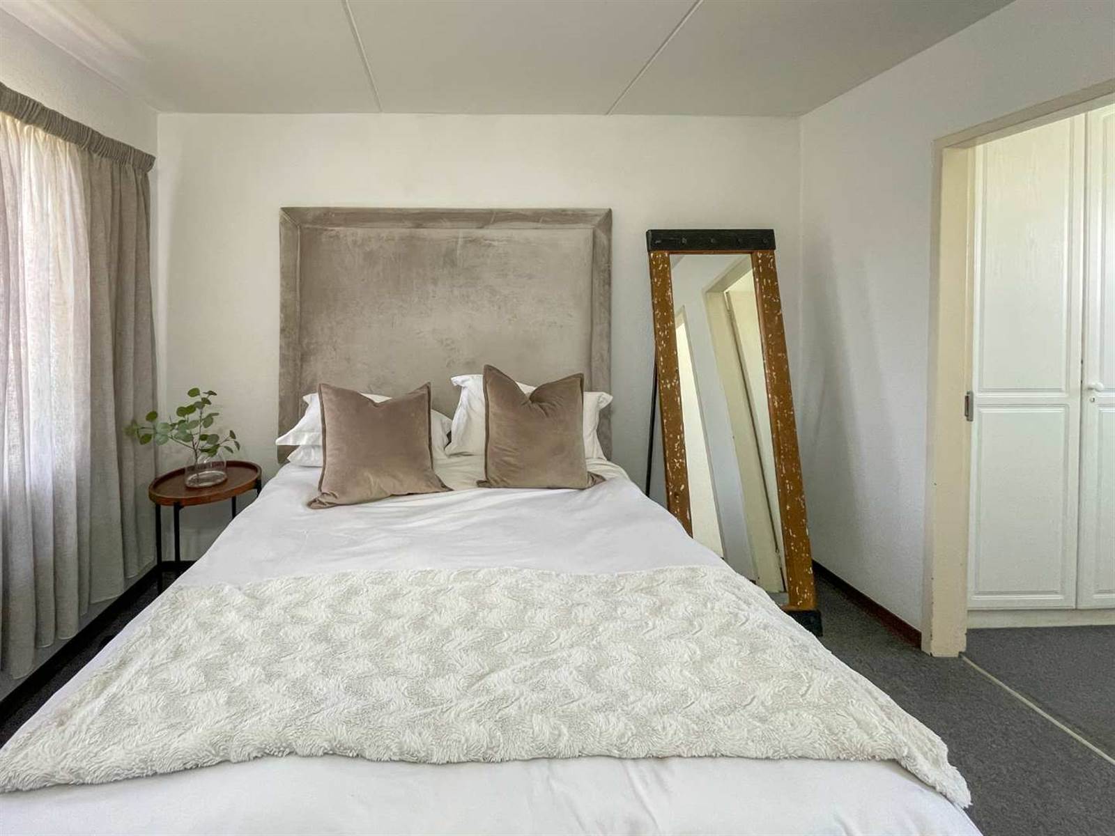 1 Bed Apartment in Elarduspark photo number 8