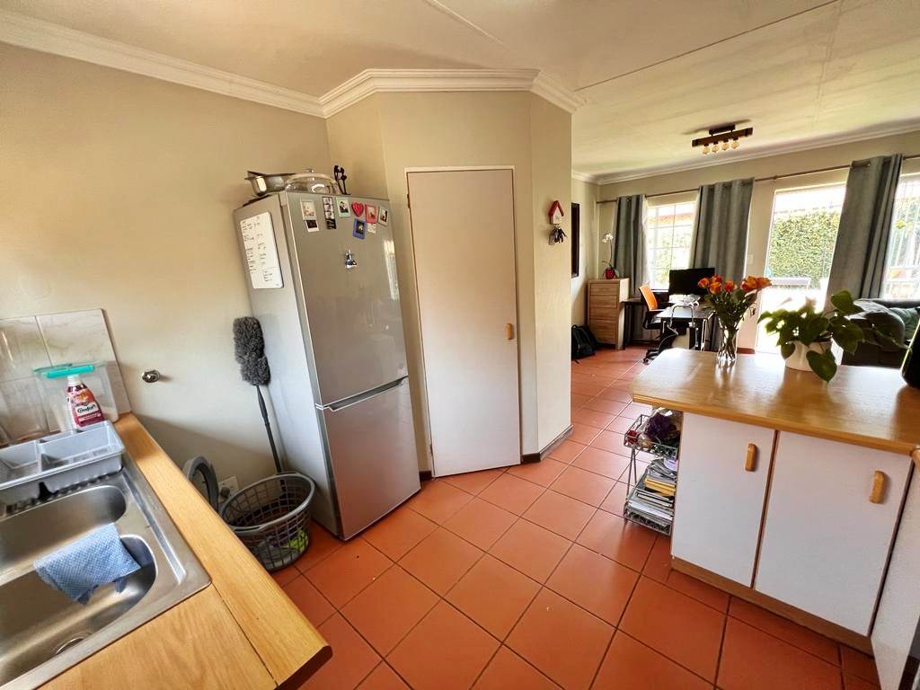 2 Bed Townhouse in Highveld photo number 3