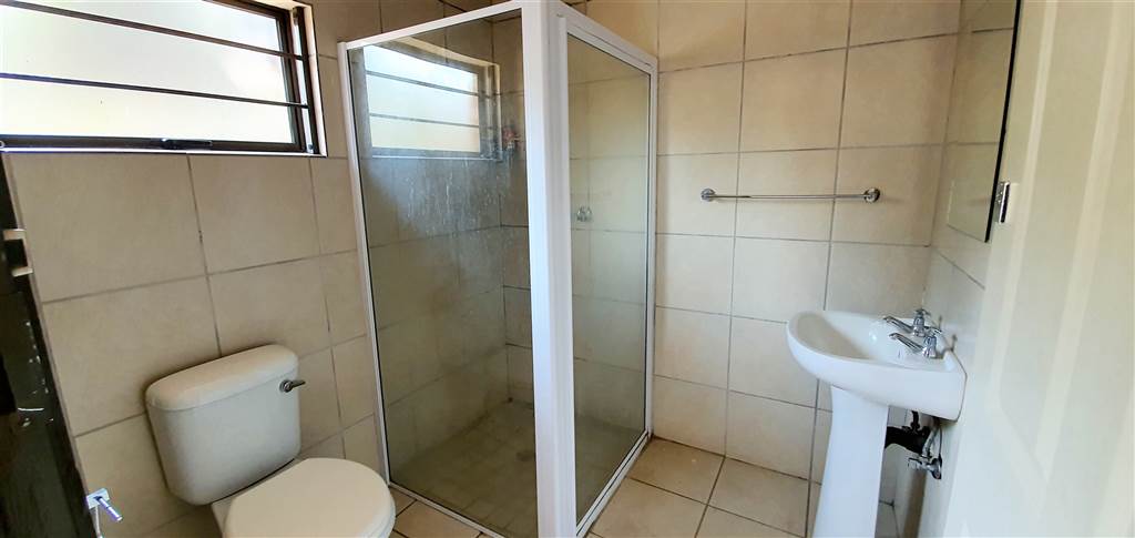 1 Bed Townhouse in Louis Trichardt photo number 5