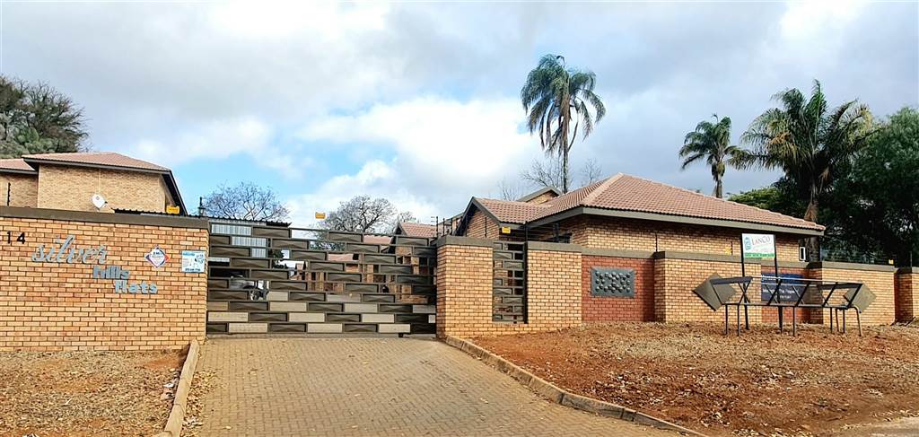1 Bed Townhouse in Louis Trichardt photo number 6