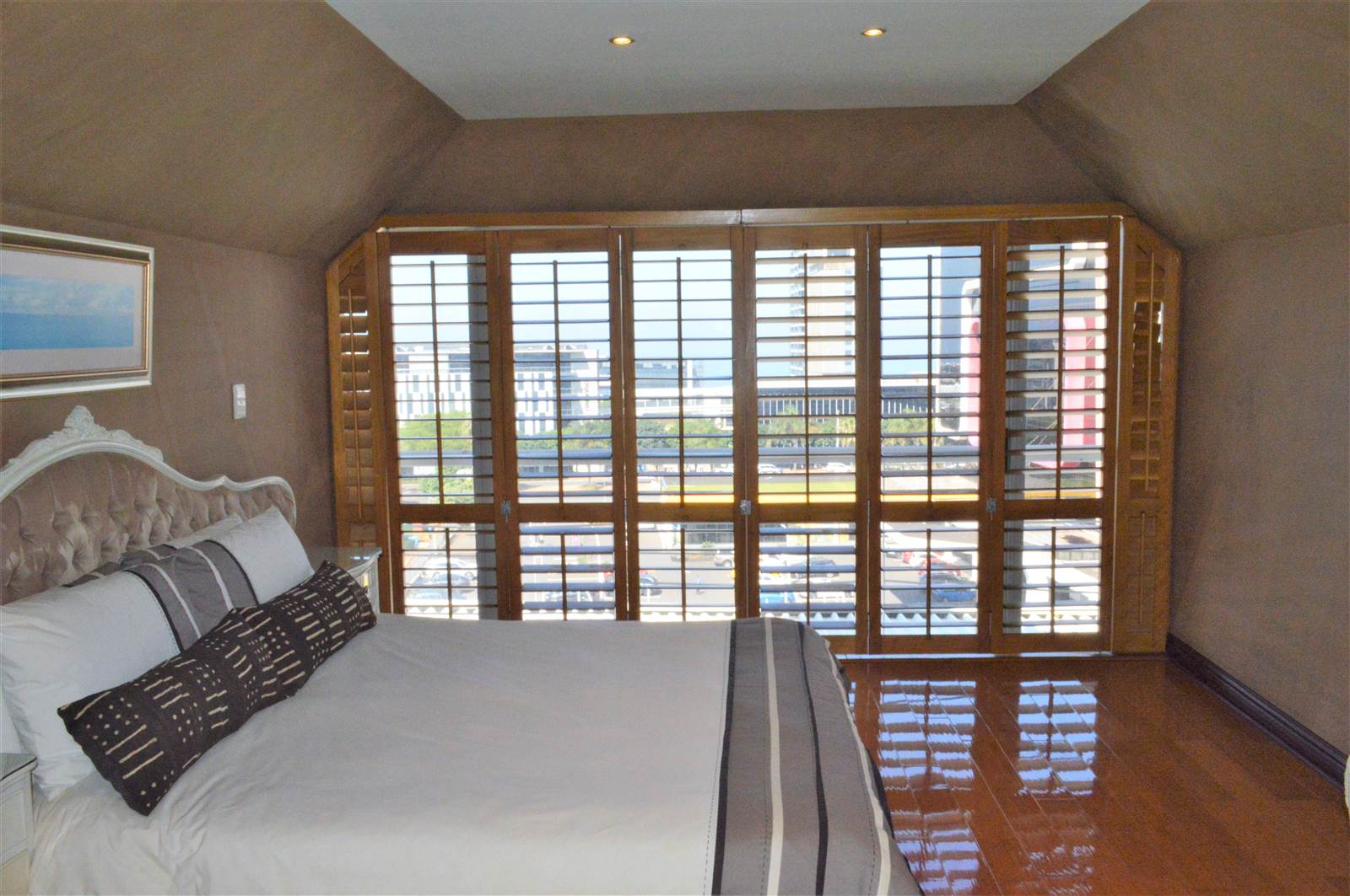 4 Bed Flat in Umhlanga Rocks photo number 6
