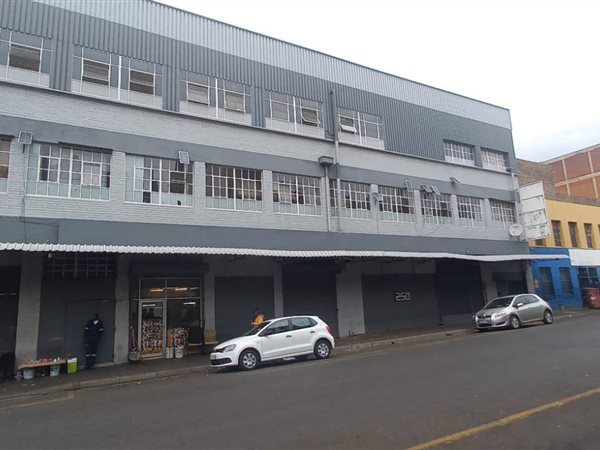 2600  m² Commercial space