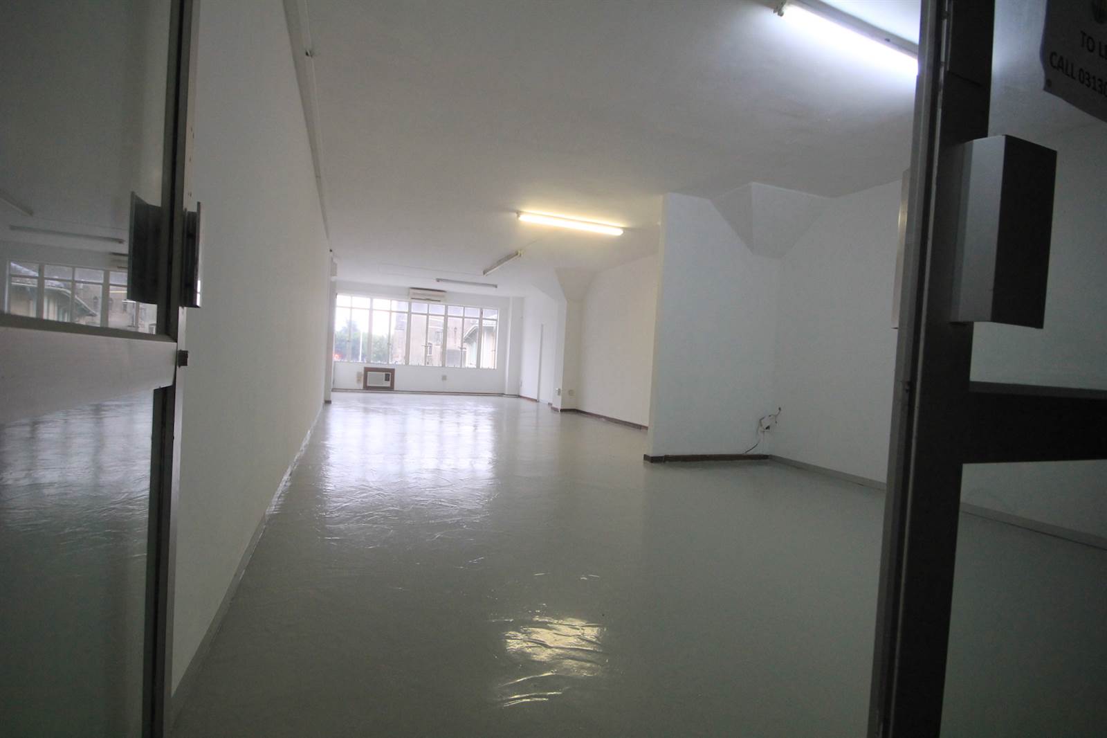 84  m² Commercial space in Greyville photo number 3