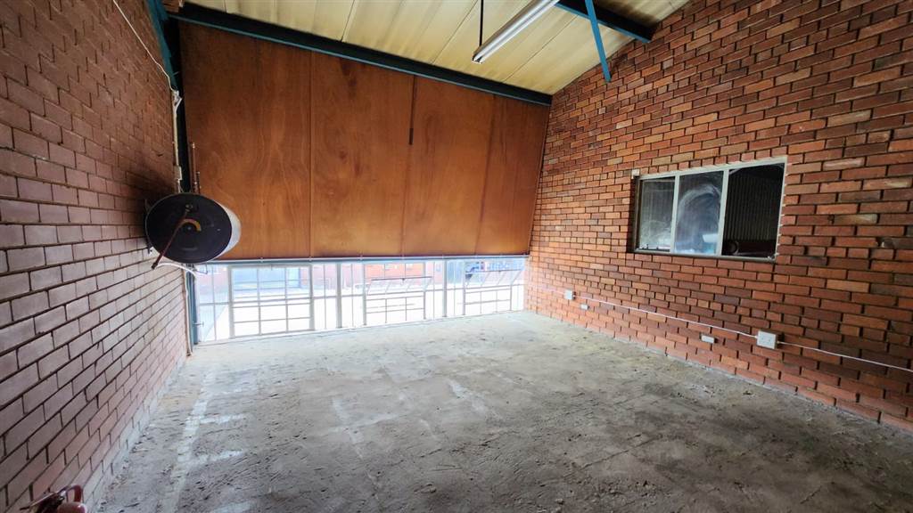 400  m² Industrial space in Pretoria West photo number 27