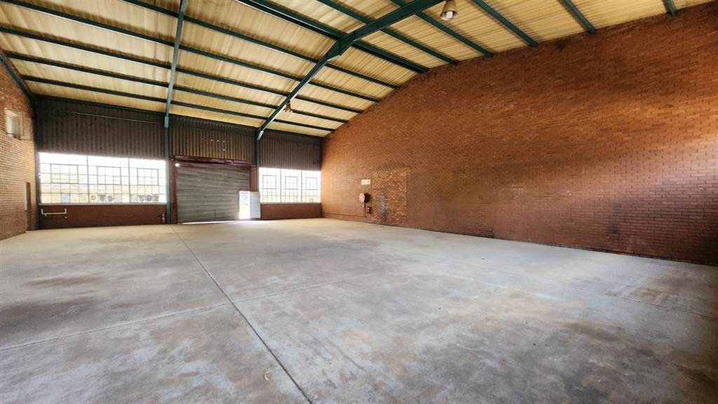 400  m² Industrial space in Pretoria West photo number 16