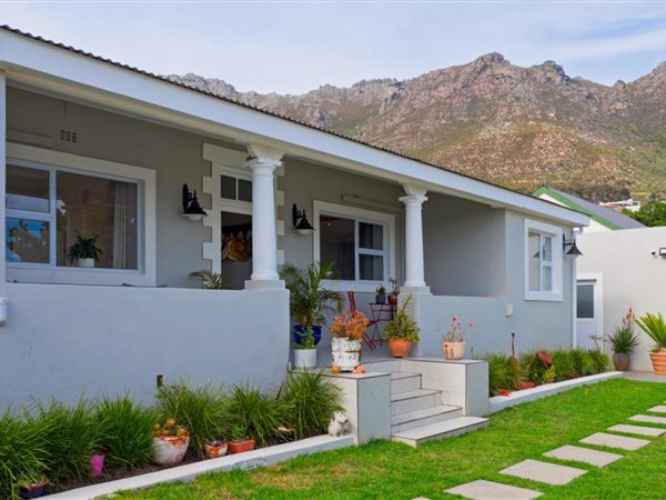 4 Bedroom House 4 Bedroom House