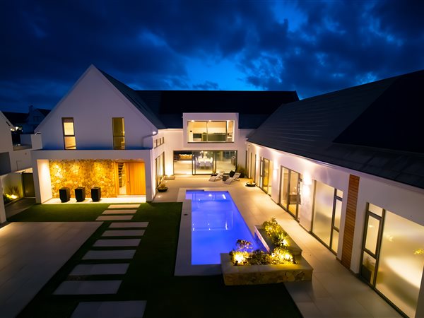 6 Bed House