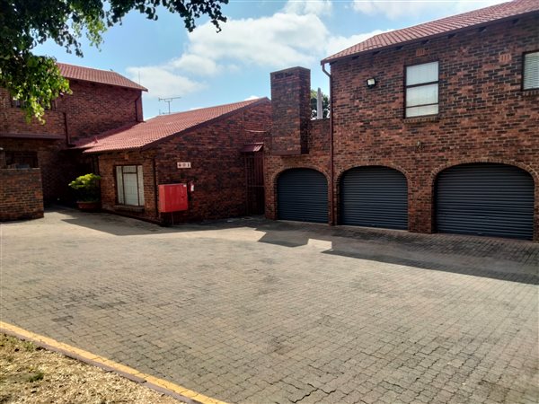 2 Bedroom Townhouse 2 Bedroom Townhouse