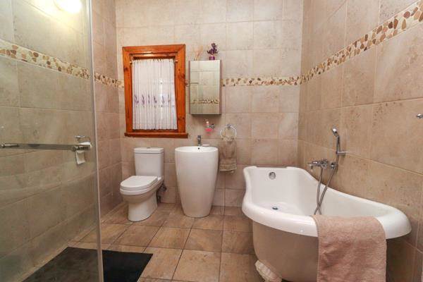 3 Bed House in Benoni Central photo number 25