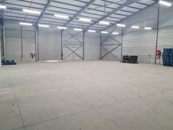 591  m² Industrial space