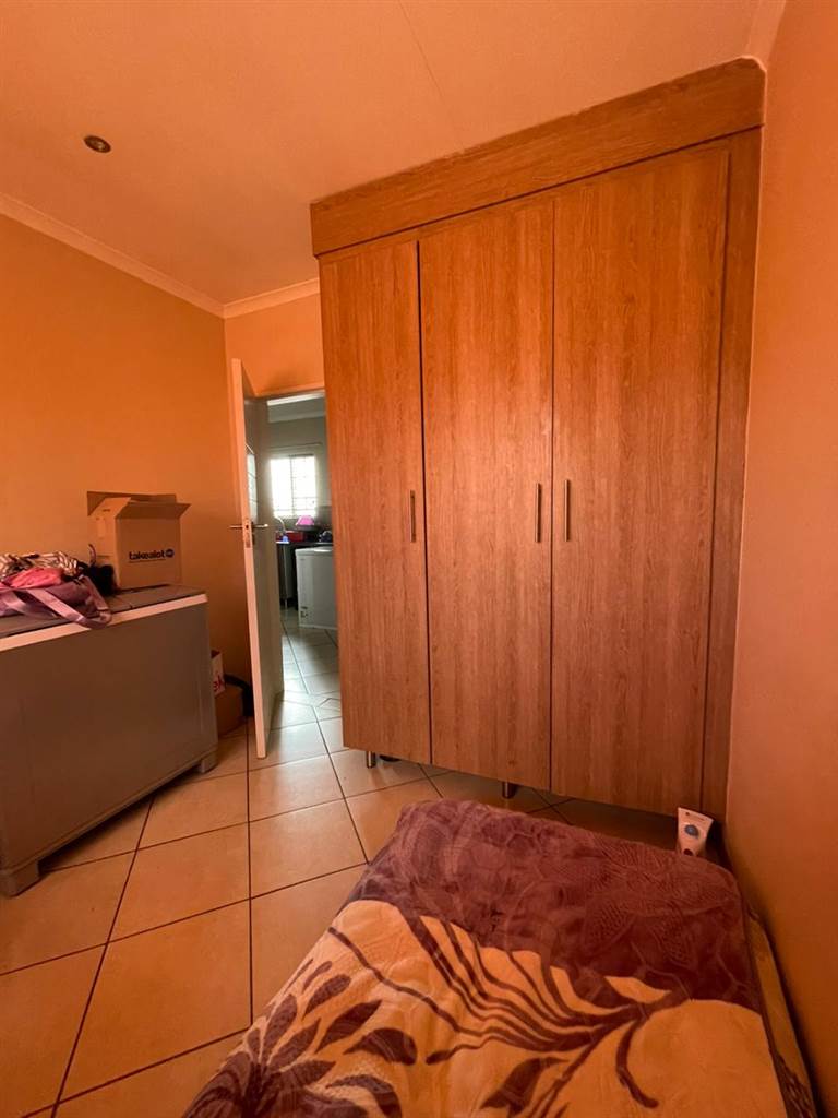 2 Bed Flat in Monavoni photo number 9