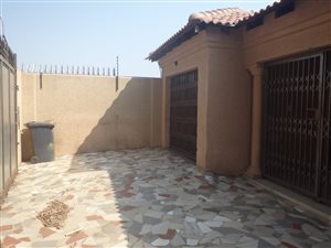 8 Bed House in Lawley