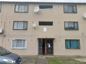 2 Bed Apartment in Longcroft