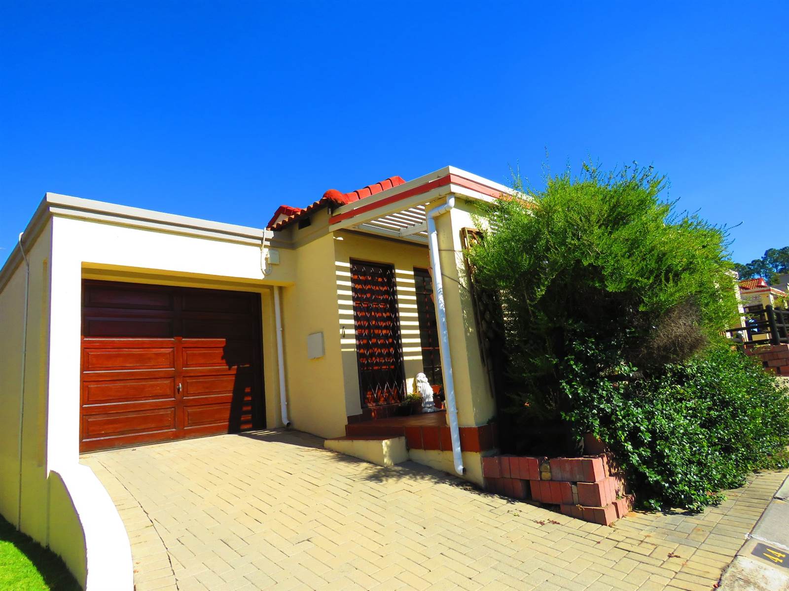 2 Bed Townhouse in Olivedale photo number 1
