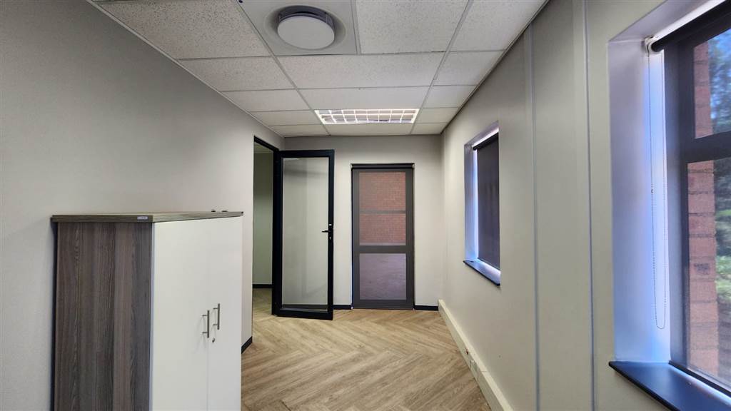 55  m² Commercial space in Centurion CBD photo number 4