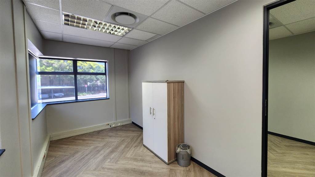 55  m² Commercial space in Centurion CBD photo number 5