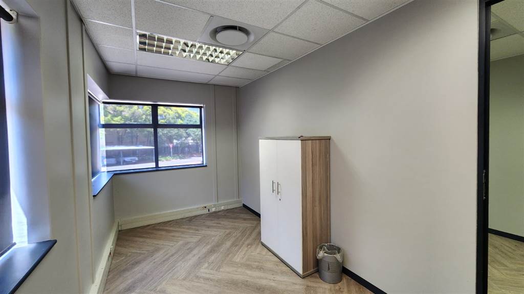 55  m² Commercial space in Centurion CBD photo number 8