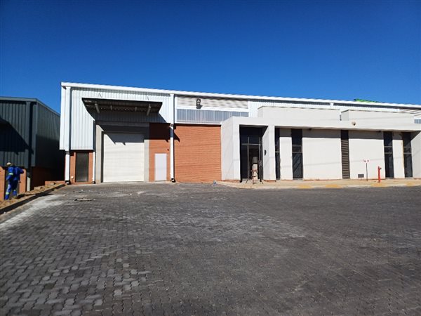 495  m² Industrial space