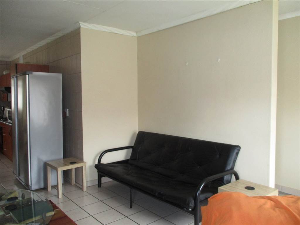 2 Bed Townhouse in Lydenburg photo number 5
