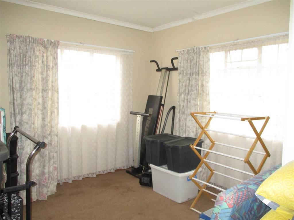 2 Bed Townhouse in Lydenburg photo number 10