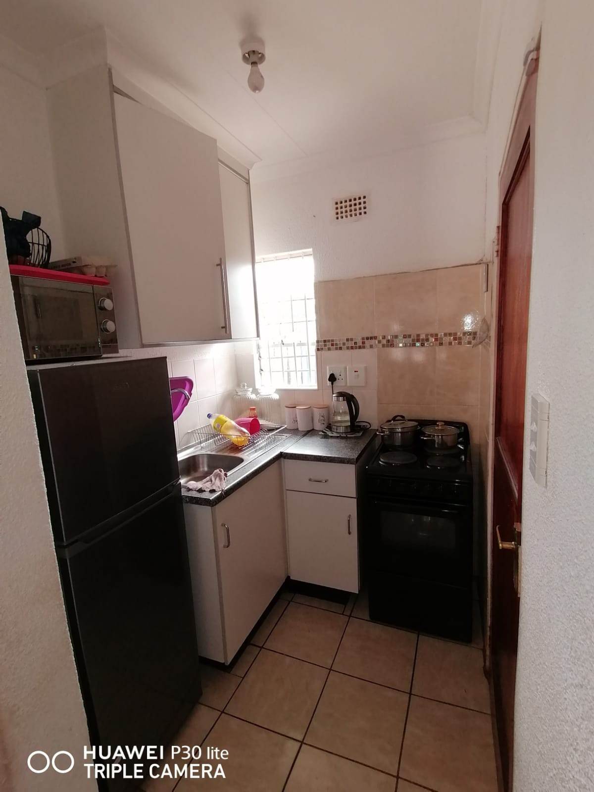 2 Bed House in Mmabatho photo number 3