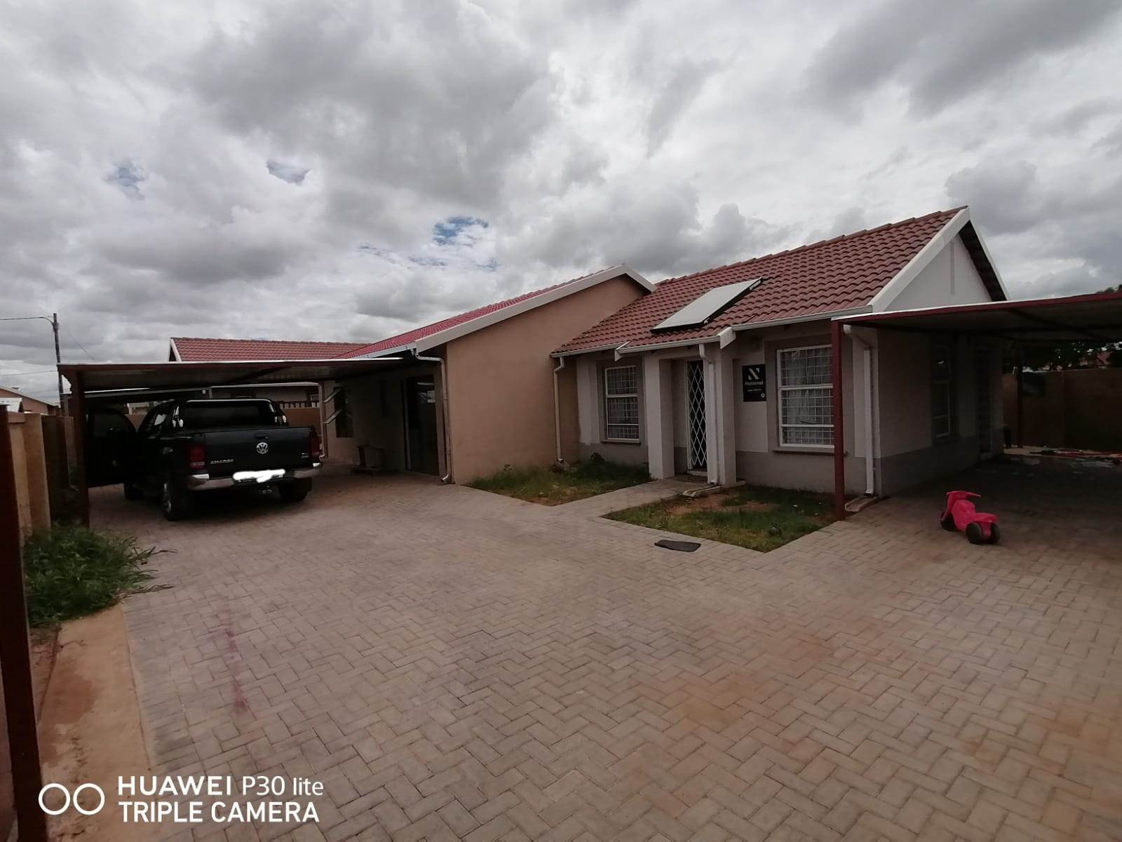 2 Bed House in Mmabatho photo number 1