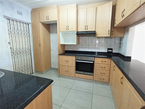 3 Bedroom Townhouse 3 Bedroom Townhouse