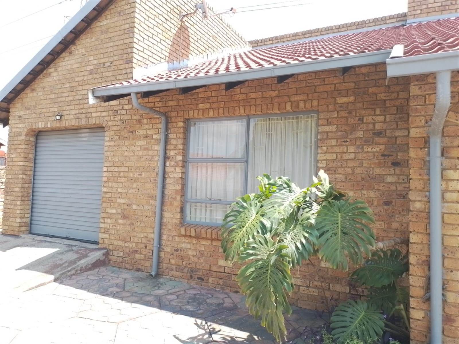 4 Bed House in Moretele View photo number 10