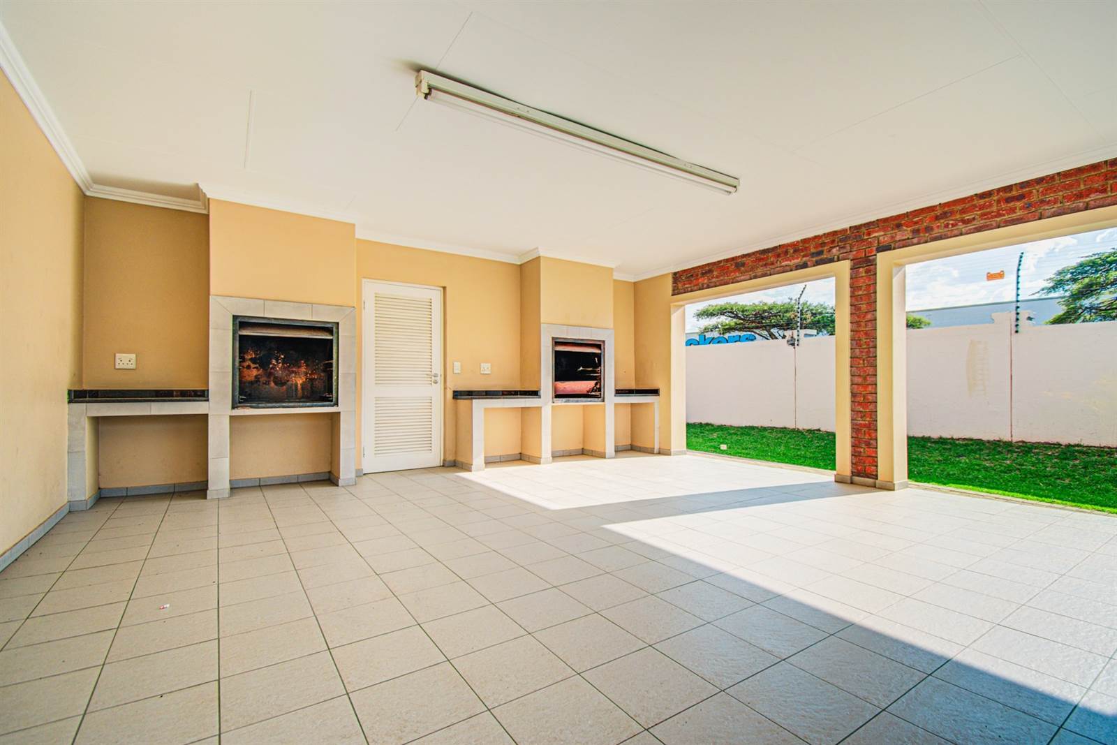 2 Bed Townhouse in Bushwillow Park Estate photo number 21