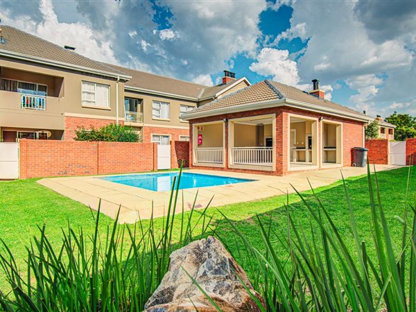 2 Bed Townhouse in Bushwillow Park Estate