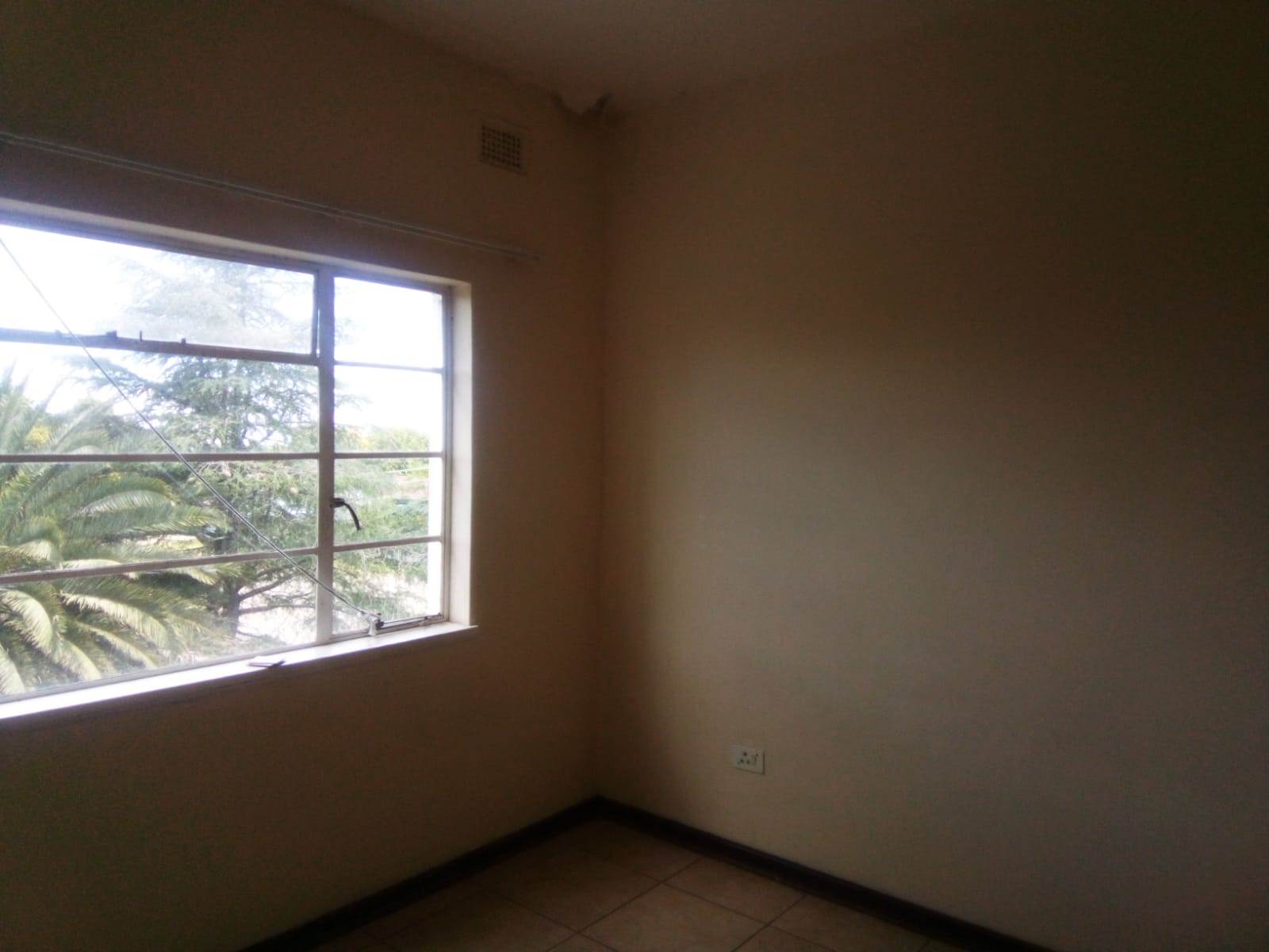 2 Bed Flat in Vryheid photo number 3