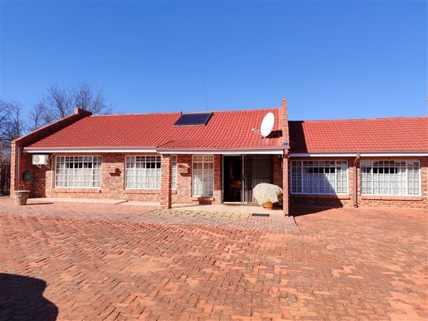 3 Bedroom Townhouse 3 Bedroom Townhouse