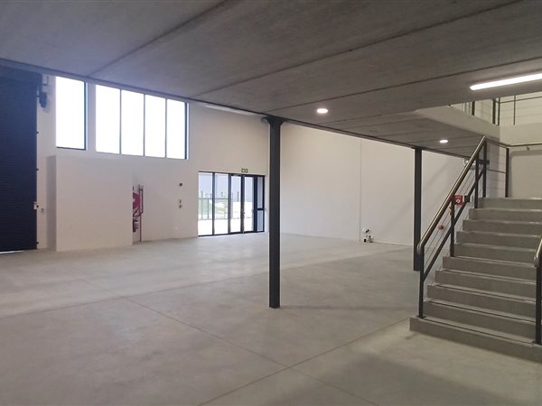 280  m² Industrial space