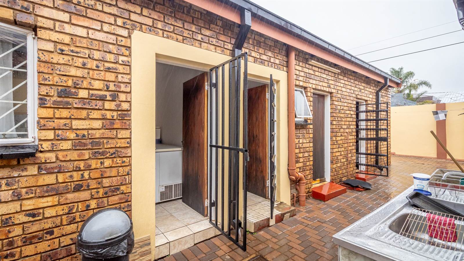 4 Bed House in Laudium photo number 27