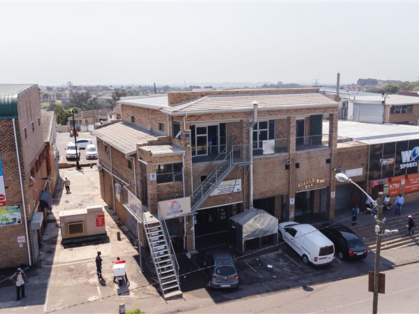 165  m² Commercial space in Westcliff