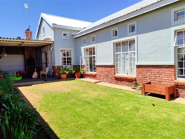 3 Bedroom Townhouse 3 Bedroom Townhouse