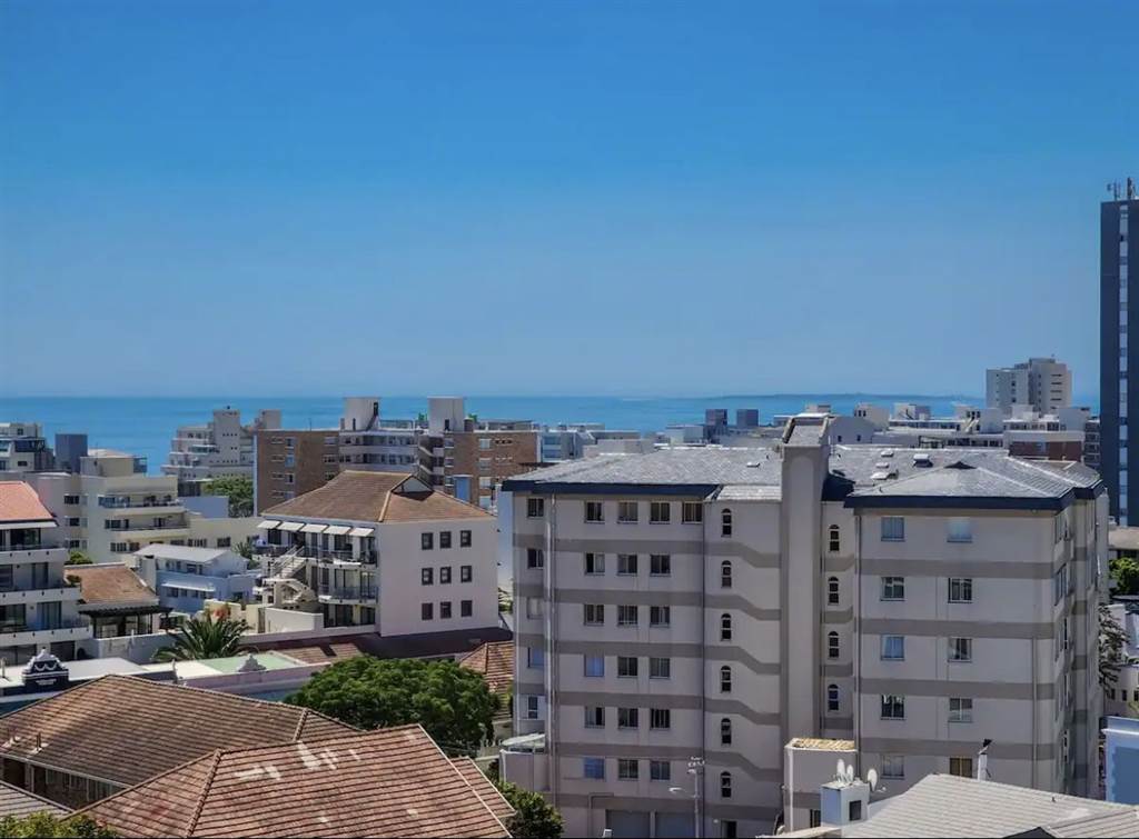 1 Bed Apartment in Sea Point photo number 18