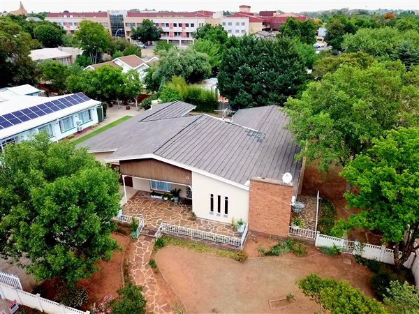 4 Bedroom House 4 Bedroom House