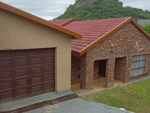 4 Bedroom House 4 Bedroom House