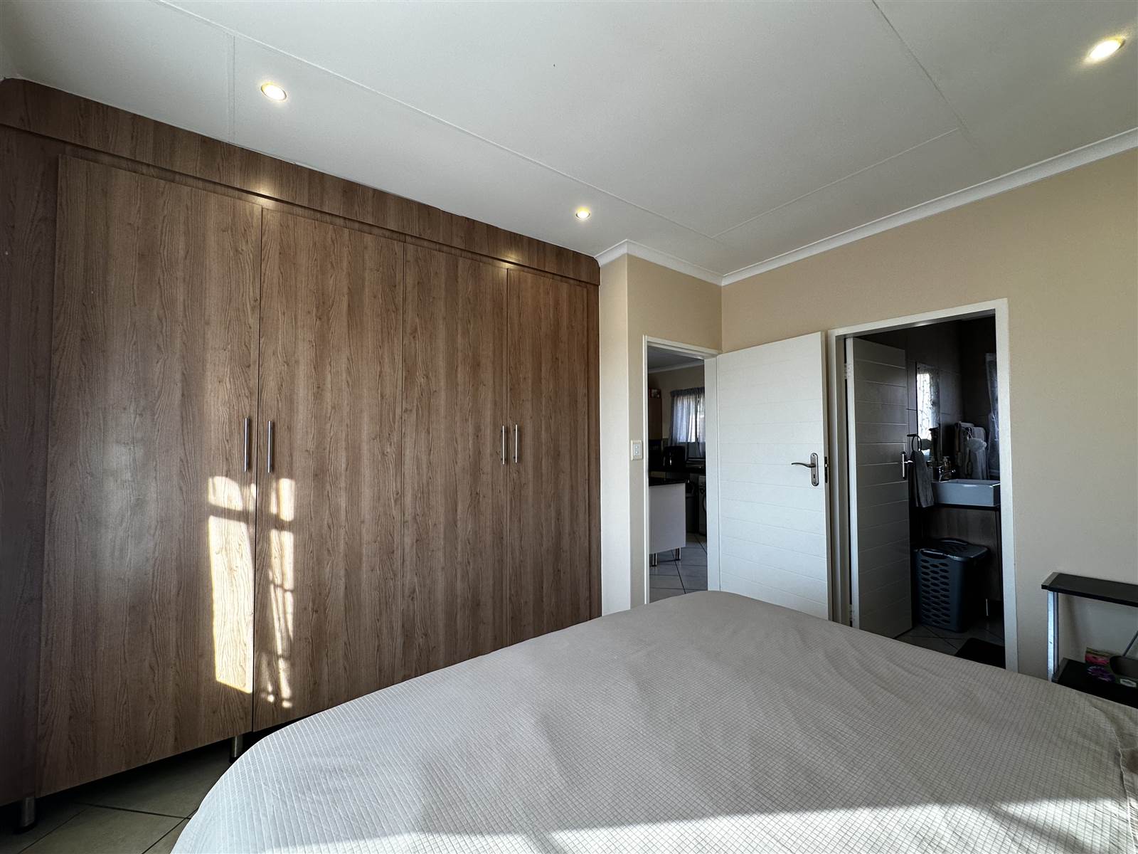 3 Bed Townhouse in Mooikloof Ridge photo number 9