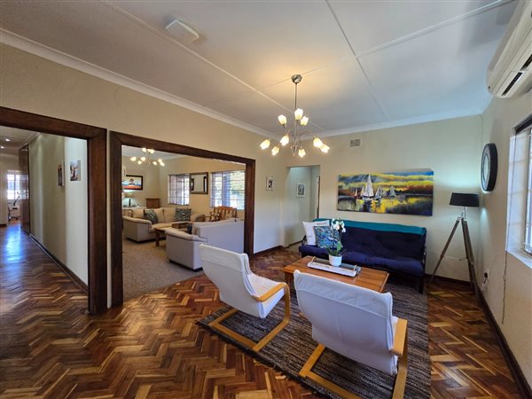 4 Bedroom House 4 Bedroom House