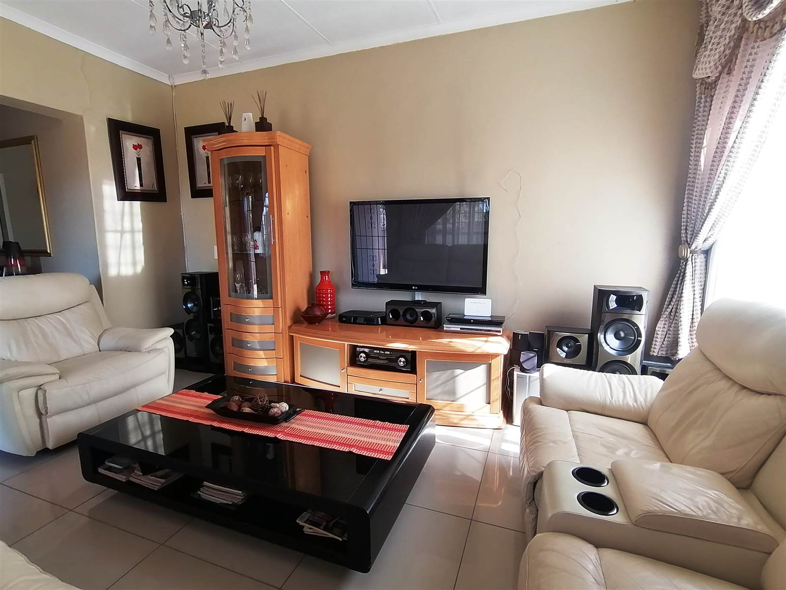 3 Bed House in Rustenburg North photo number 17