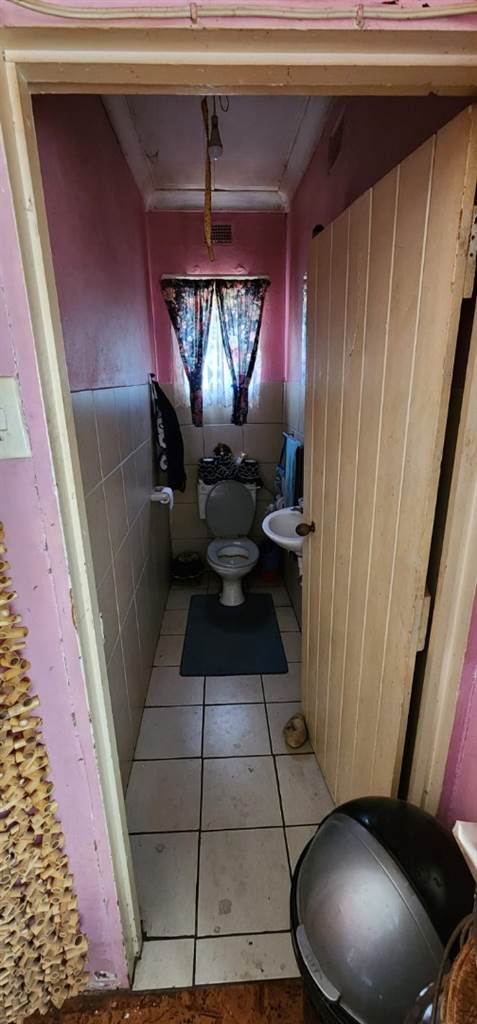 3 Bed House in Ventersdorp photo number 12