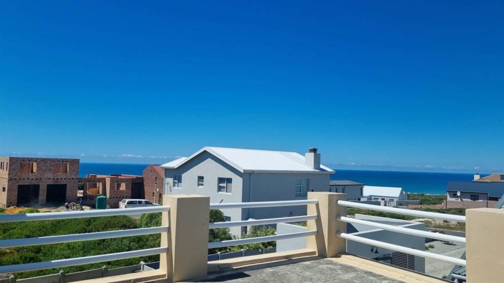 4 Bed House in Agulhas photo number 21