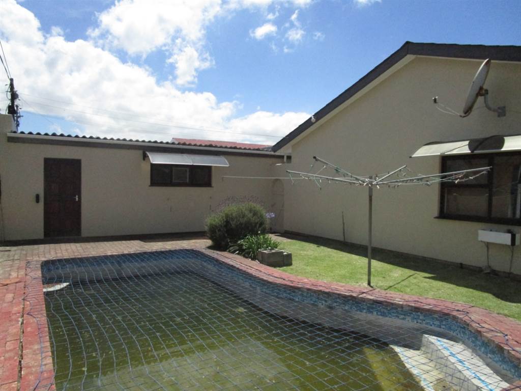 4 Bed House in Rondebosch East photo number 20