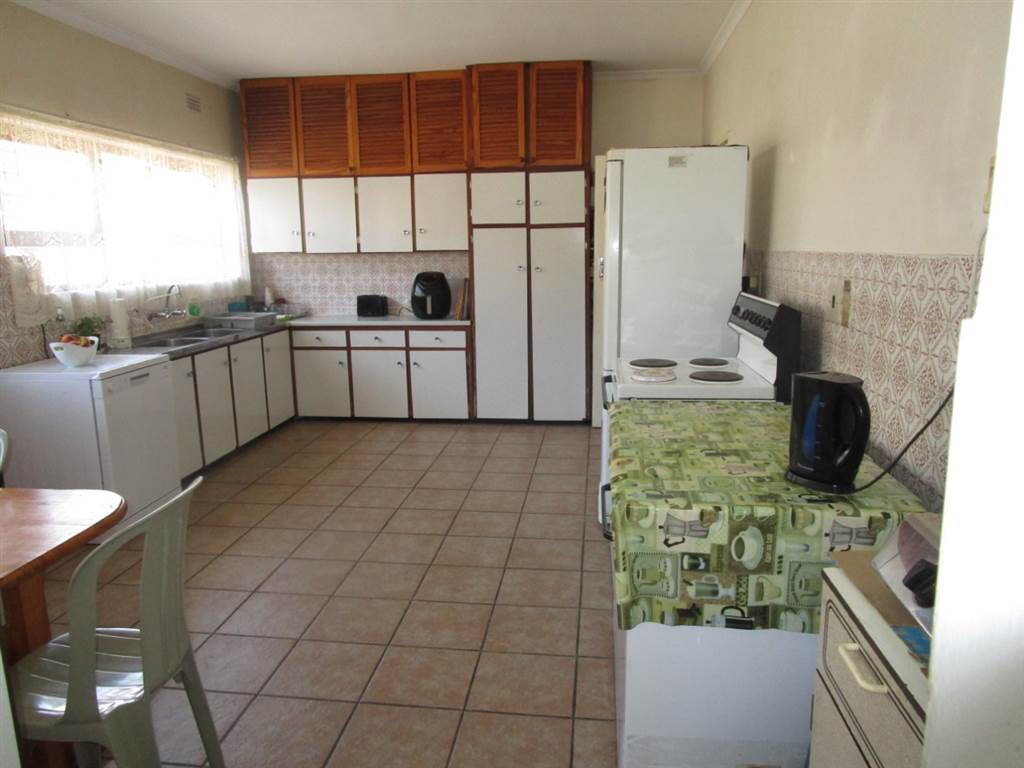 4 Bed House in Rondebosch East photo number 7